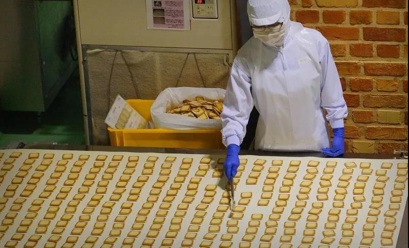 一年卖一个亿的糕点,一年可以卖一百万的小吃