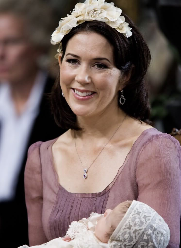 凯特王妃同款头饰,丹麦王储妃玛丽高跟鞋