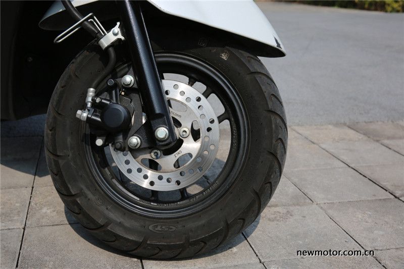 雅马哈和铃木的uu125踏板哪个好,125踏板雅马哈和豪爵怎么选