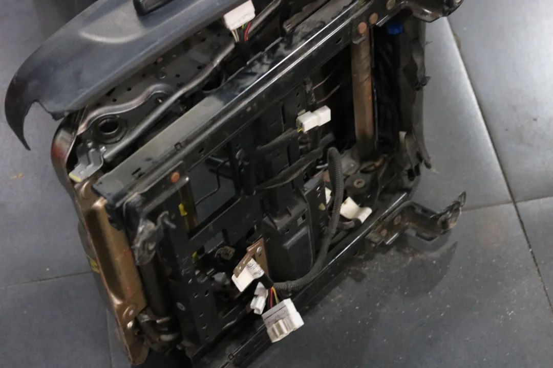 怪兽修车：翻新“老旧状态”的11年起亚索兰托，15万公里重回巅峰