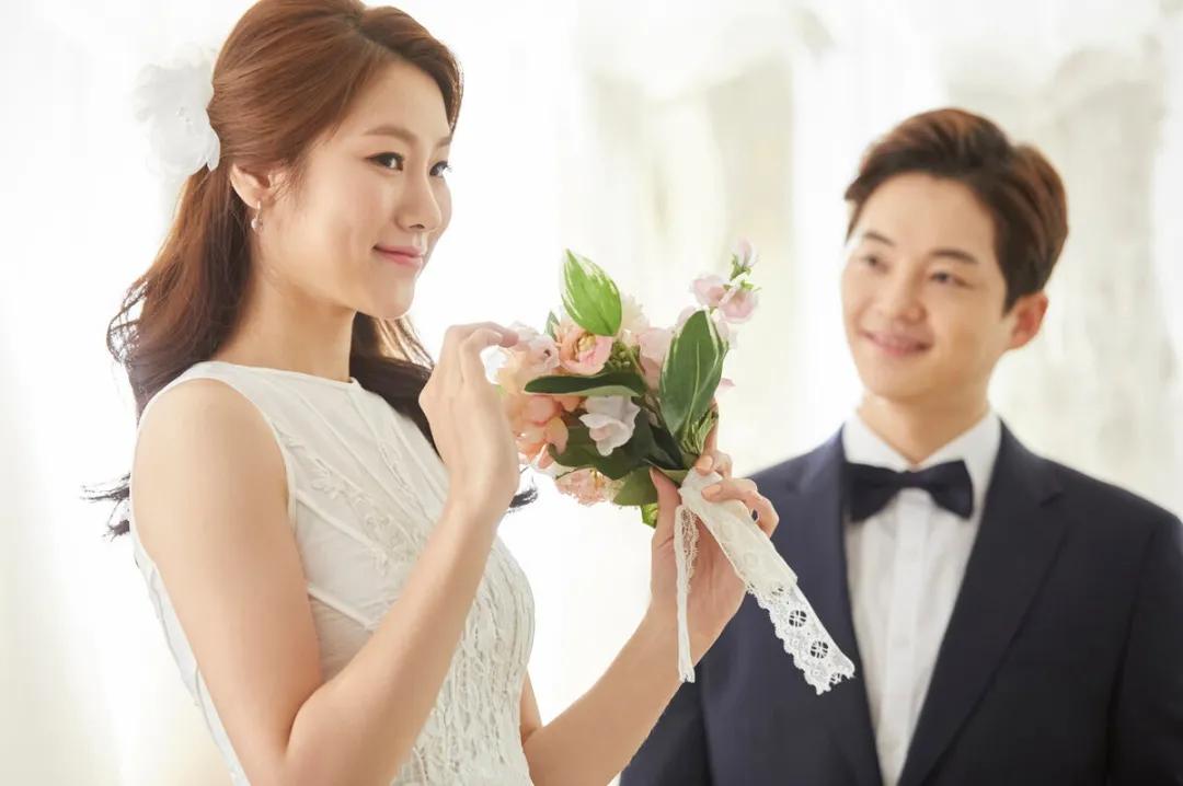 男人和你聊这三个话题说明爱你,如果一个男人不给你聊天还说爱你