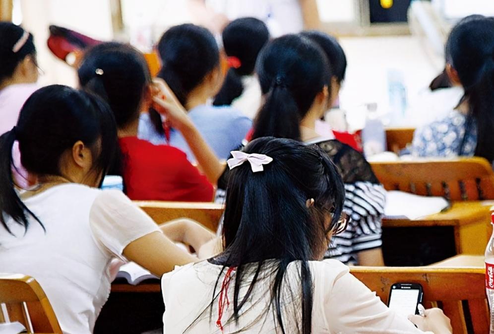 大学挂科重修会影响公务员吗,大学挂科重修过了影响出国吗