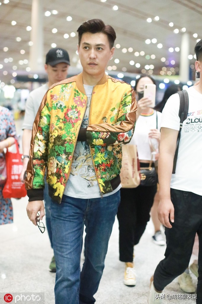 靳东三七偏分男生发型,靳东三七分侧背头