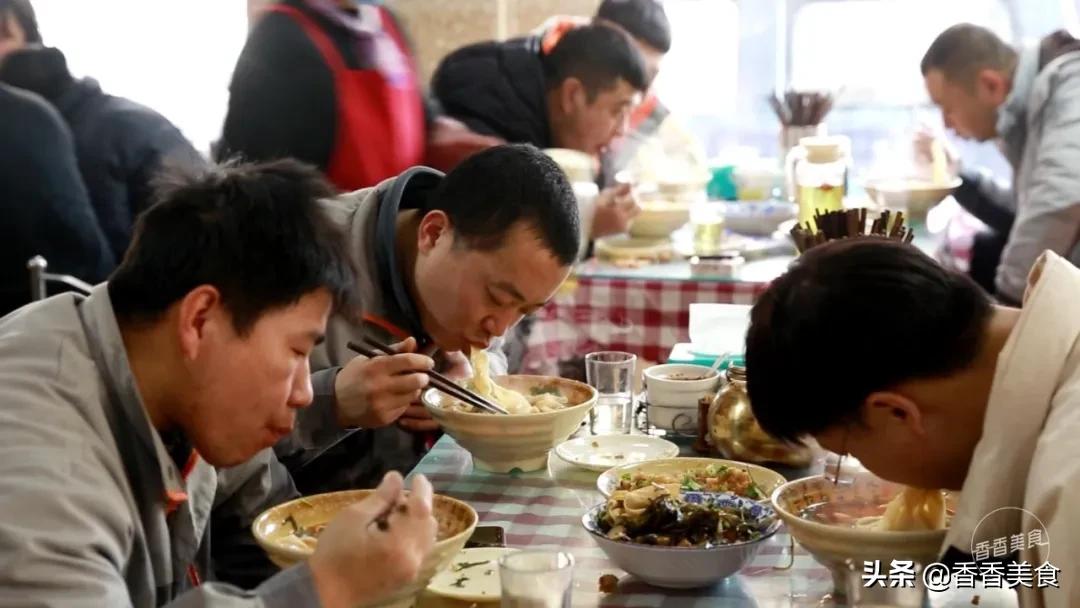 被食客吃出口号的一家老店，诱人的秘密竟然是两掺？