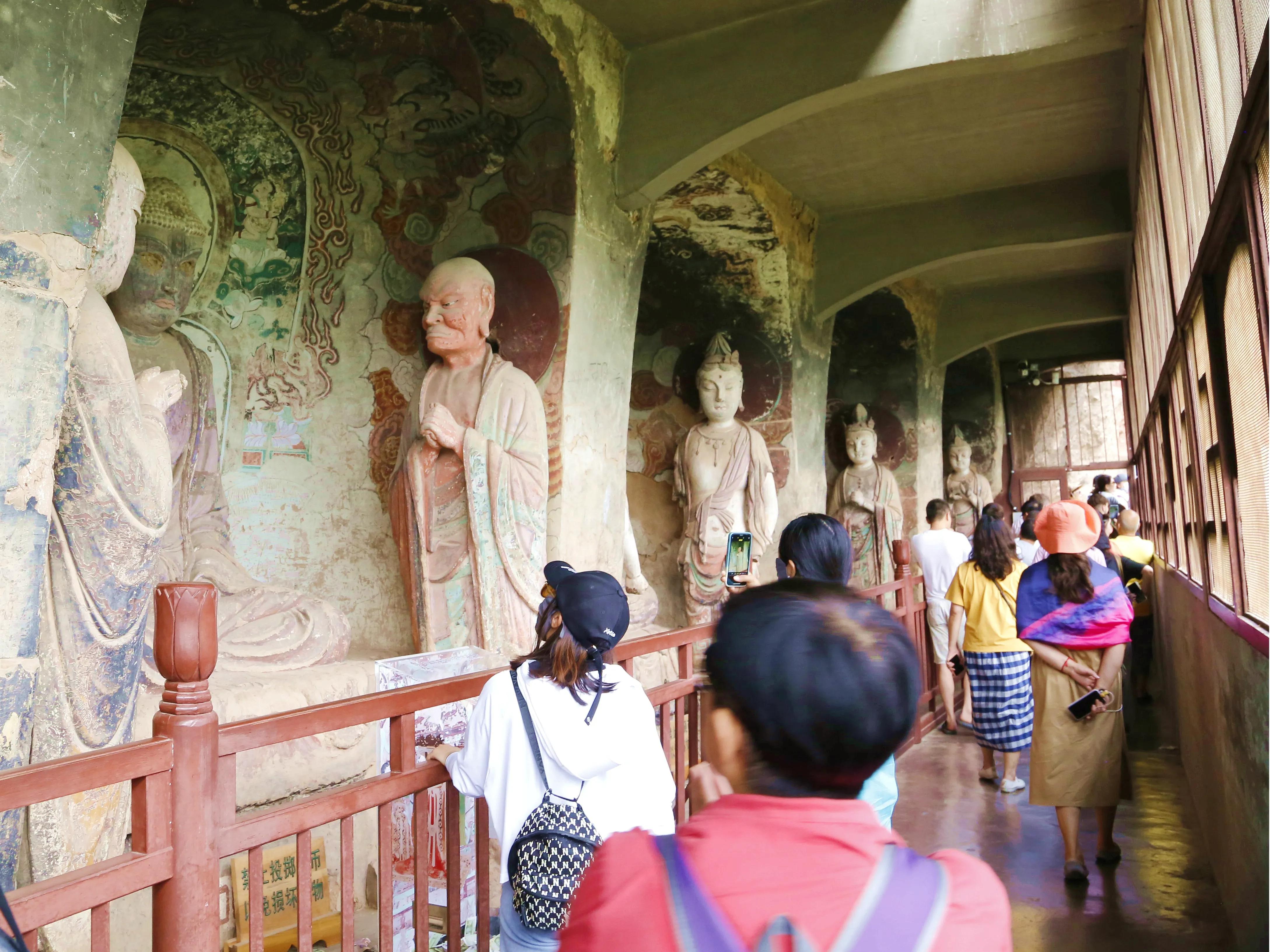 麦积山石窟一日游,麦积山石窟一日游感受