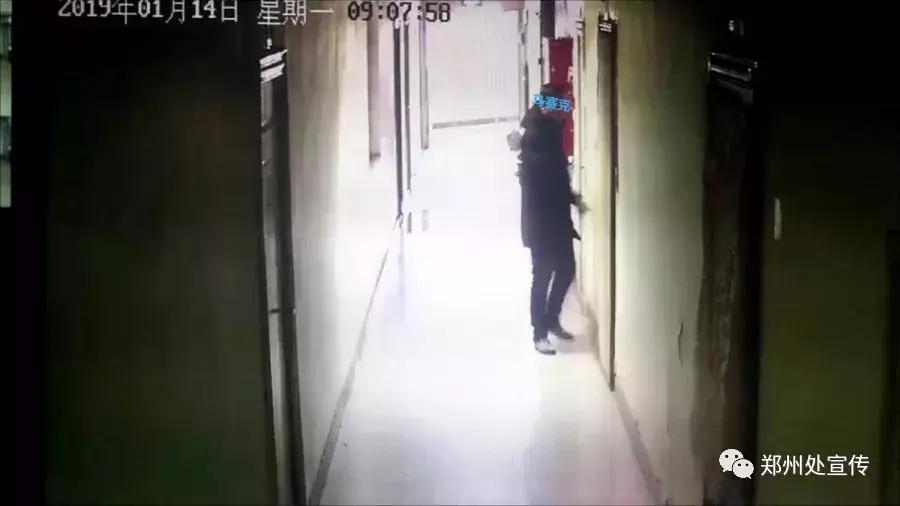 「一线传真」郑柳两地铁警联合破获一起跨省制贩假火车票案