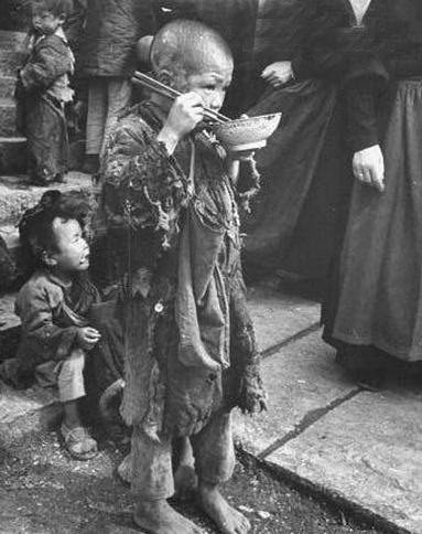 毛*东泽**水晶棺：工艺多高超？纯度99.9999%：要为后人瞻仰