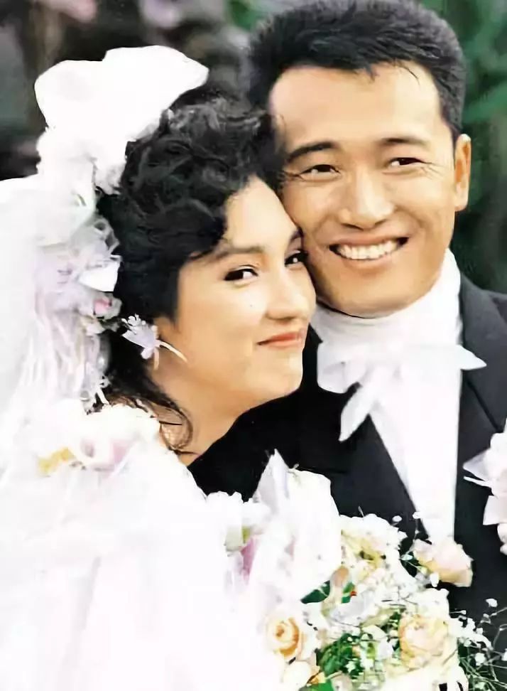 那些让人沉默又泪崩的爱情故事,那些催人泪下的爱情故事