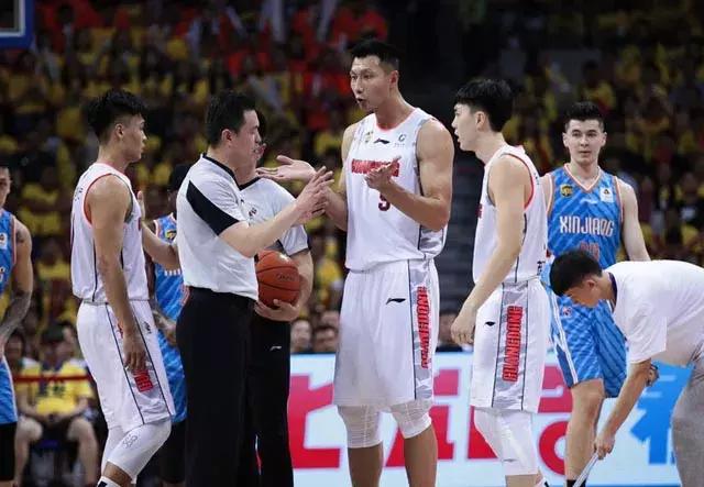 新疆男篮新赛季输给了哪些球队,新疆男篮杜锋为什么输球