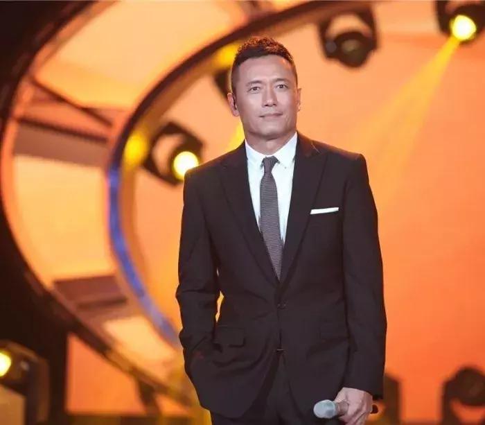 黄宗泽吴卓羲苗侨伟tigerstalk,苗侨伟黄宗泽谁漂亮