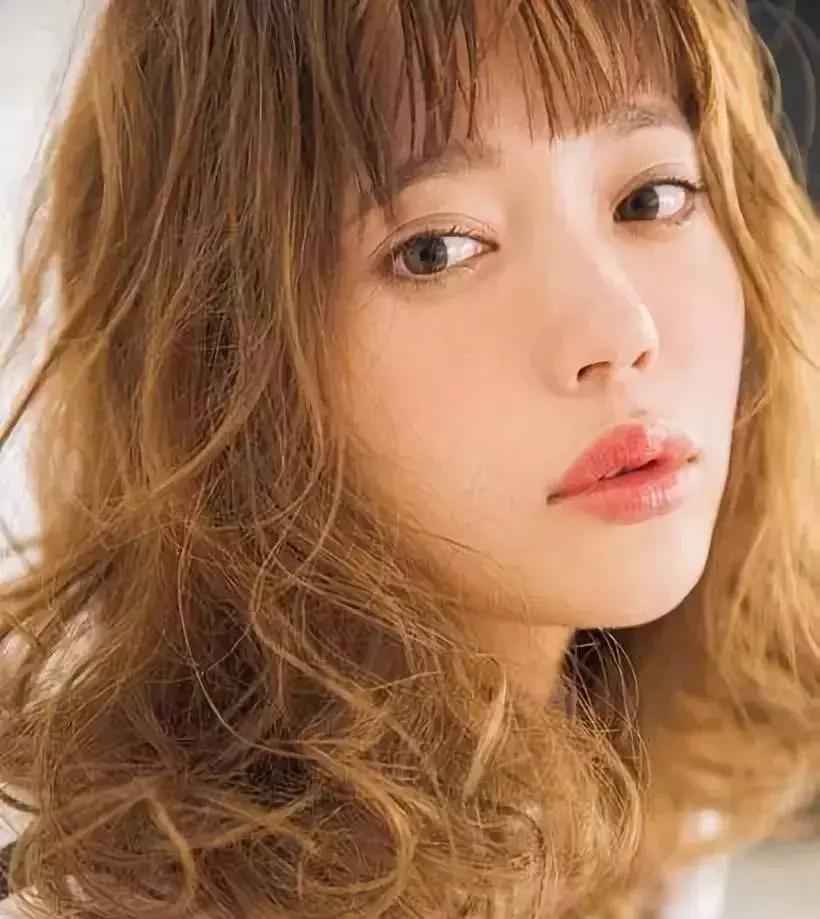 头顶头发蓬松技巧,短头发蓬松小技巧