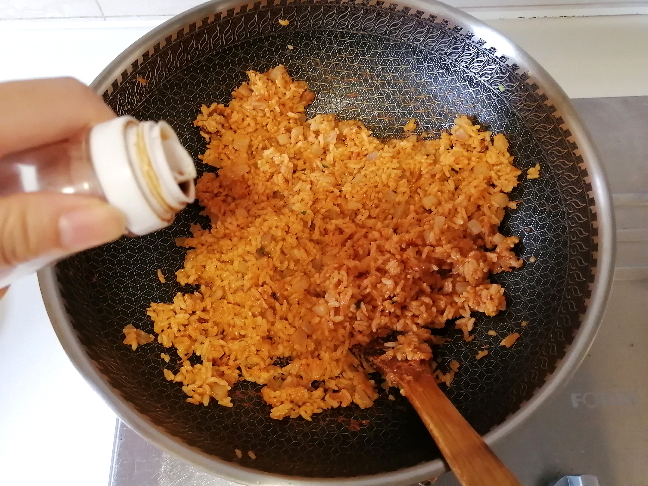 白米饭吃腻了怎样解决,白米饭鱿鱼炒饭