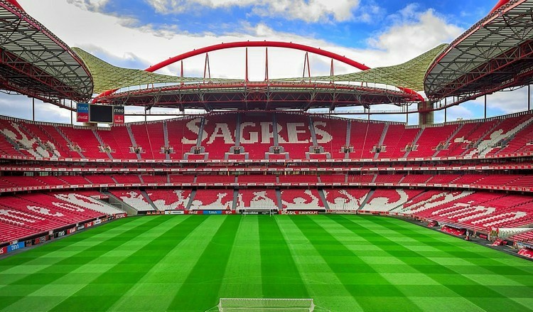 欧洲最大的足球场诺坎普,欧洲最大专业足球场温布利