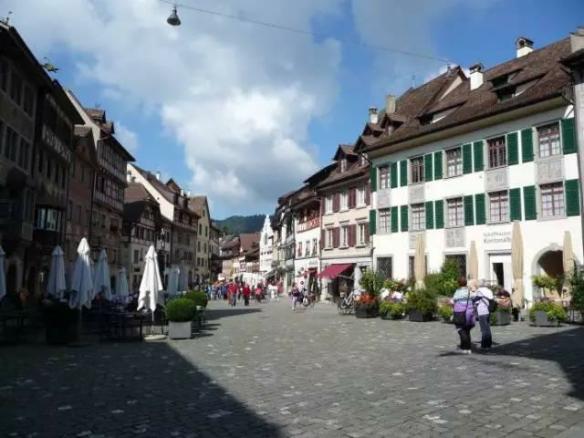 瑞士商业酒店管理学院,欧洲酒店管理大学