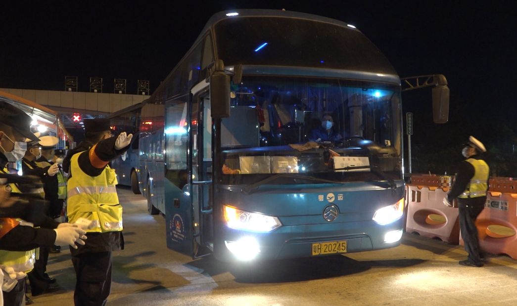 冬夜漫长而艰辛,冬夜漫长而寒冷