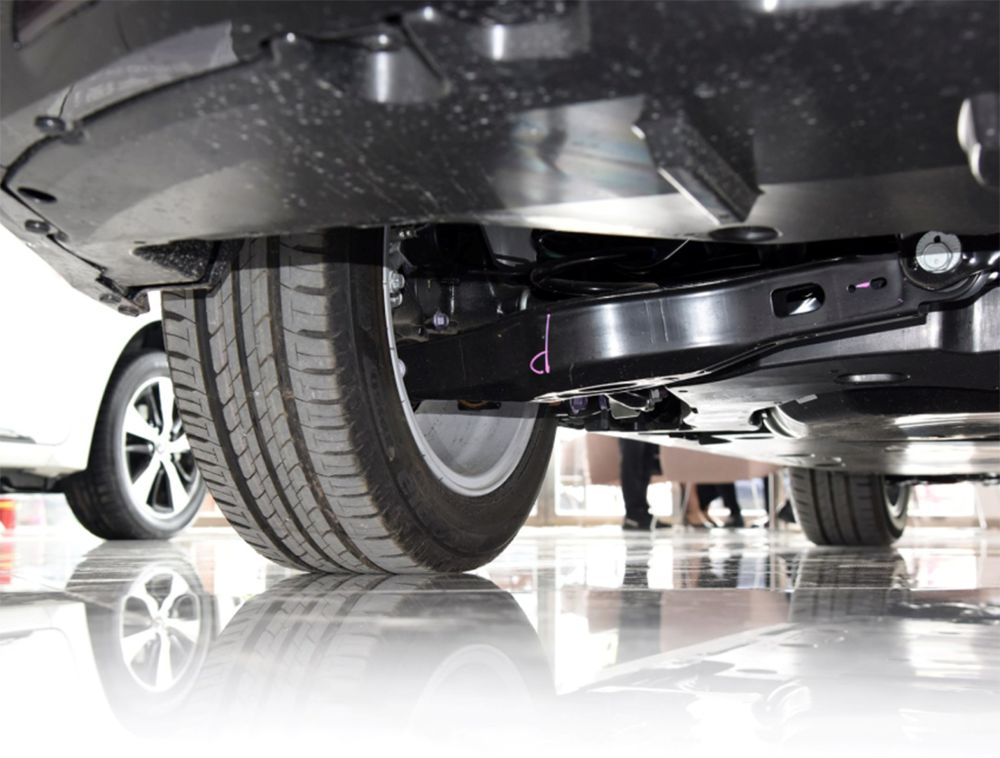 雷凌双擎运动版底盘会不会太低了,卡罗拉双擎雷凌双擎底盘对比