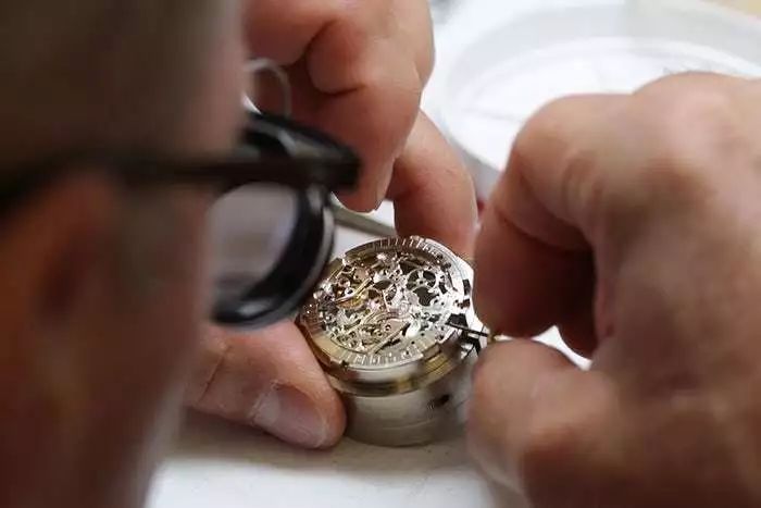 我月薪5千，但我有个戴劳力士的梦想