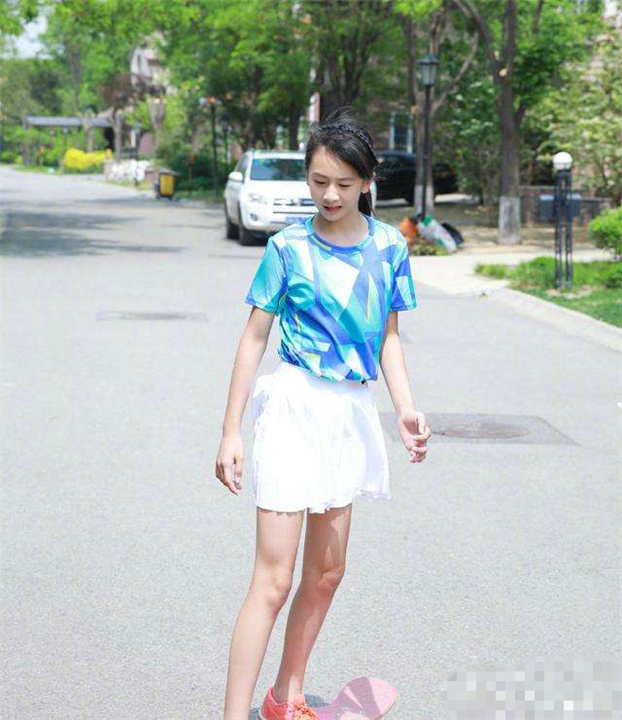 森碟近照曝光11岁身高近1米7,森碟11岁长相