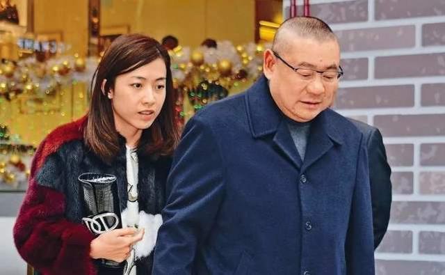 甘比回应刘銮雄帮李嘉欣联系医生,甘比牵手刘銮雄现状