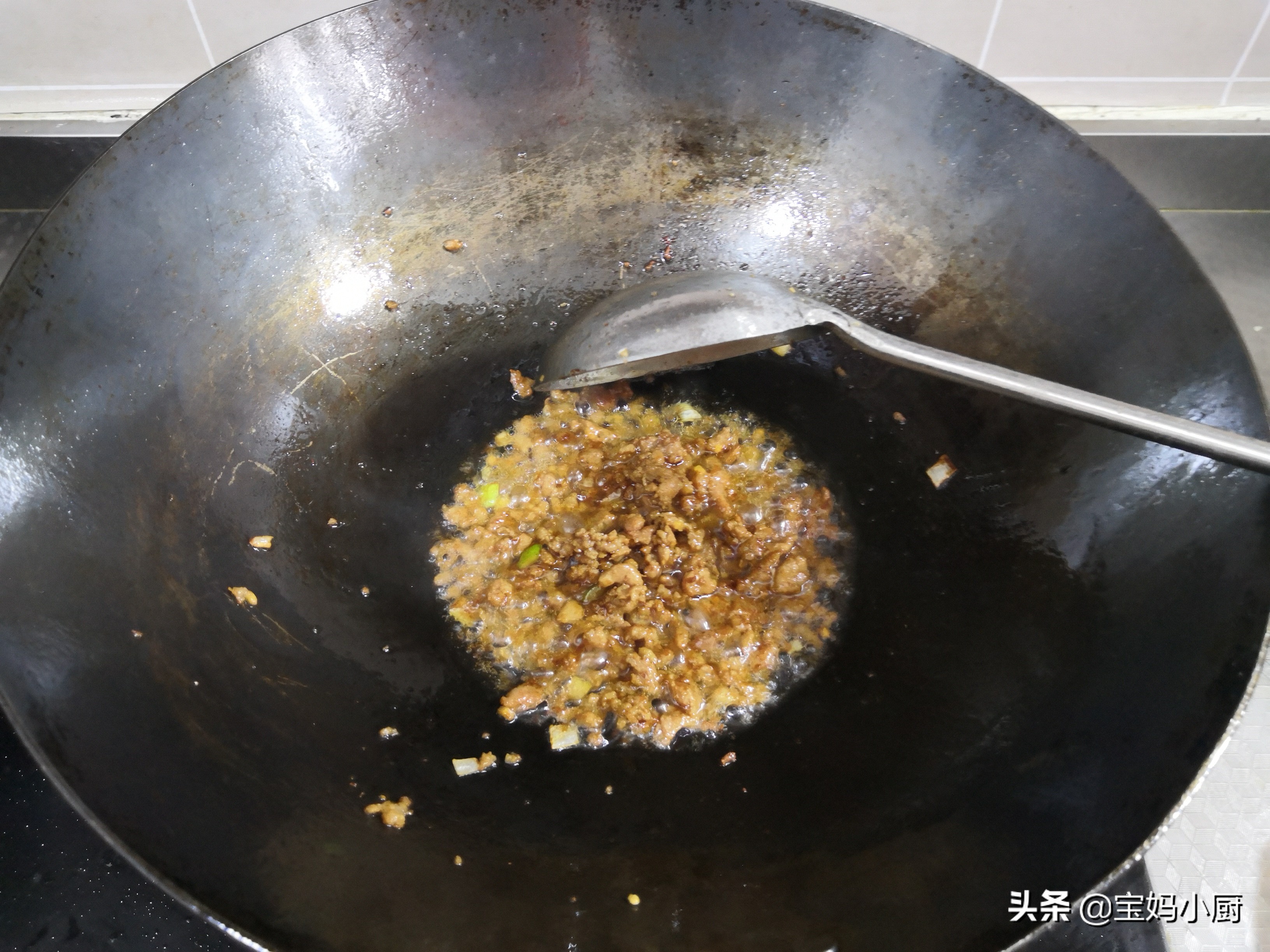 为什么豌豆炒出来不变色,为什么自己炸的豌豆不酥不脆