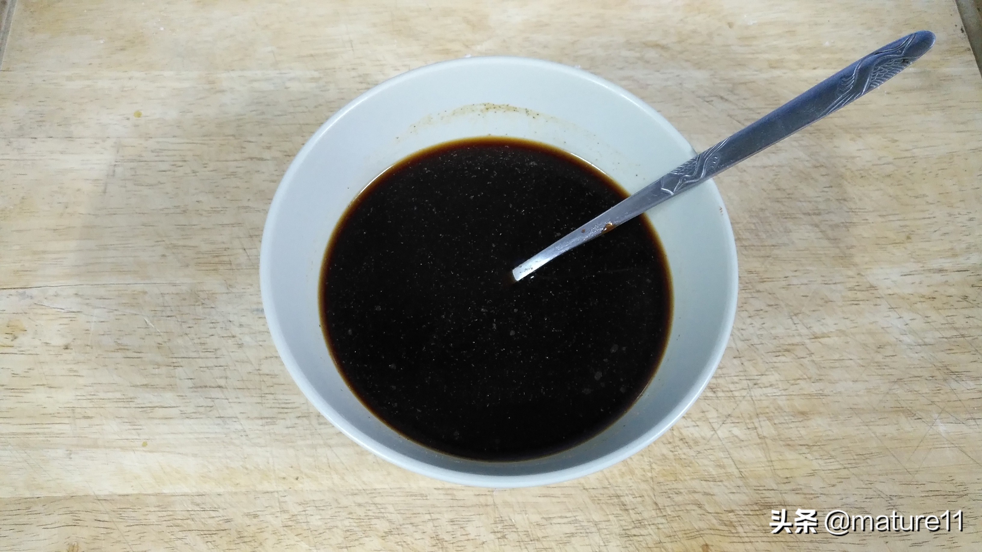 几招儿教你做鱼不粘锅不破皮、不散，鱼肉嫩又入味的方法，别错过