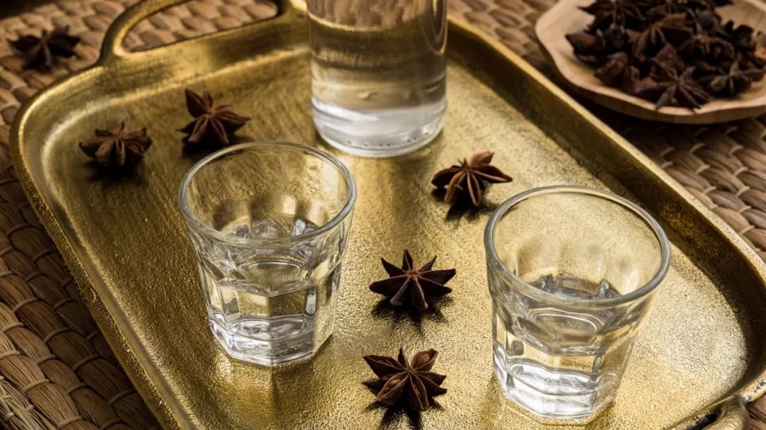 烈酒的“怪味”能有多野？豆酱、松脂、八角、消毒水……