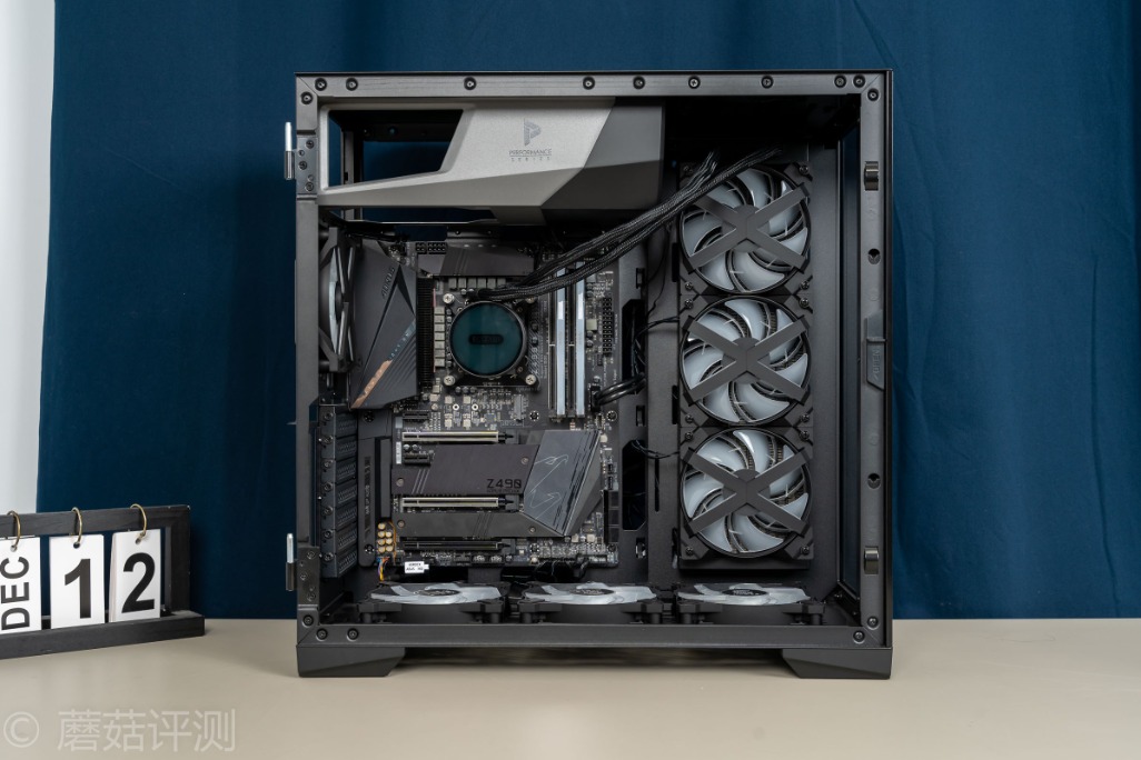 技嘉z490aorusproax主板多大,技嘉z490aorusproax是超级雕吗