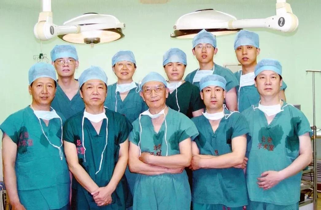 【夜读】百年百事（86）当高超医术和高尚人格完美结合