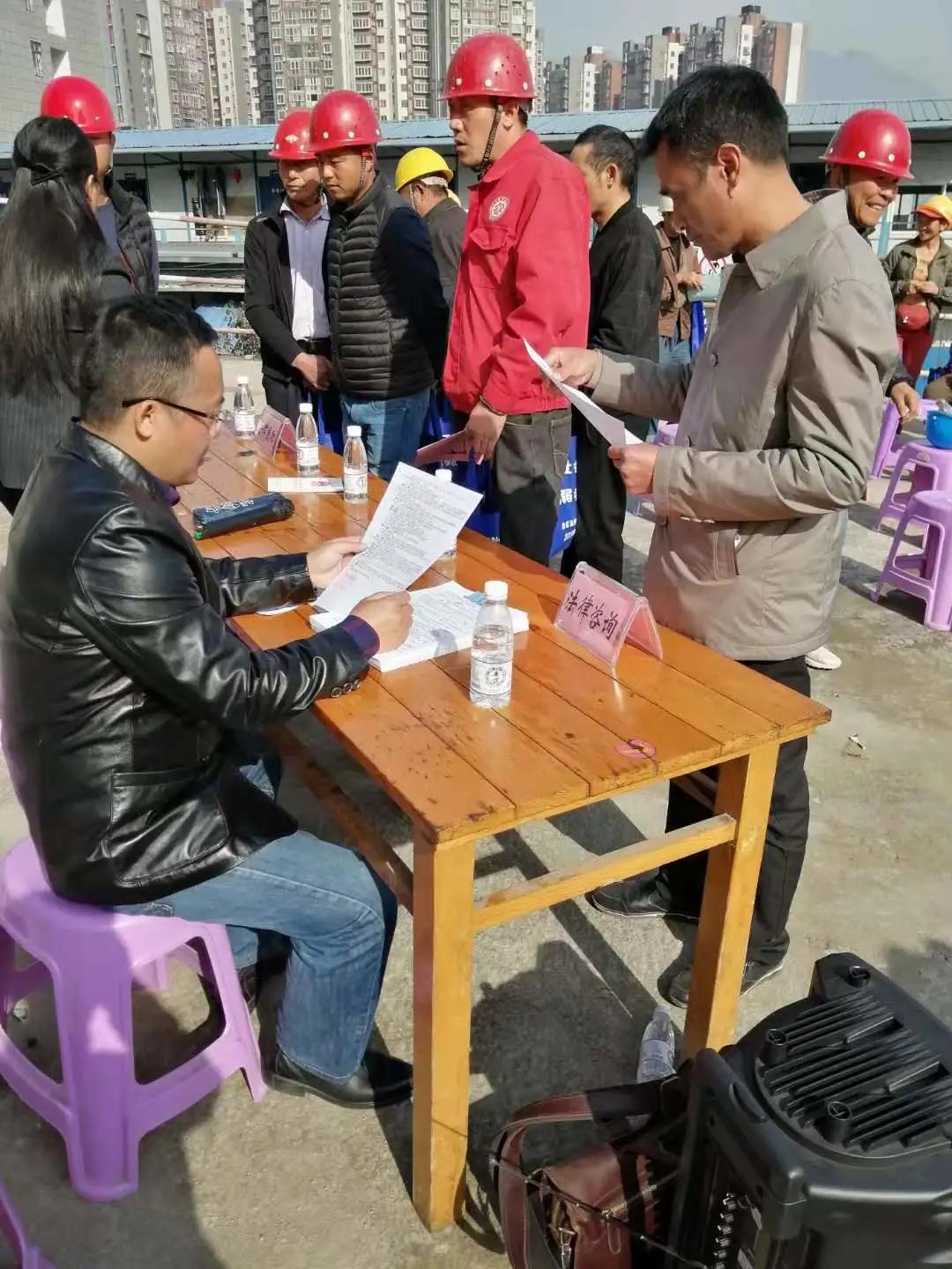 遇到困难你可以寻求哪些帮助,遇到困难有人指点迷津