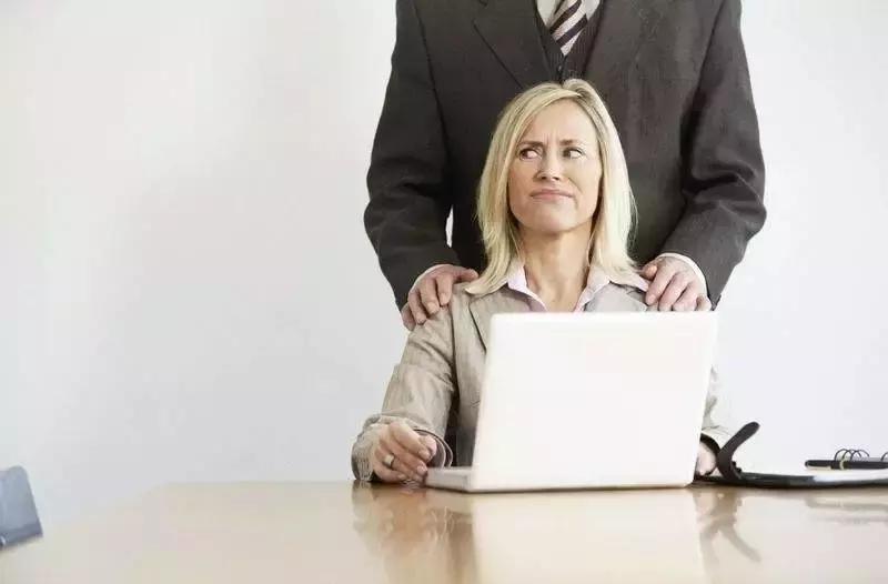 未闻轶事|女子网络杜撰“被威胁奸杀”假手链变真*铐手**!