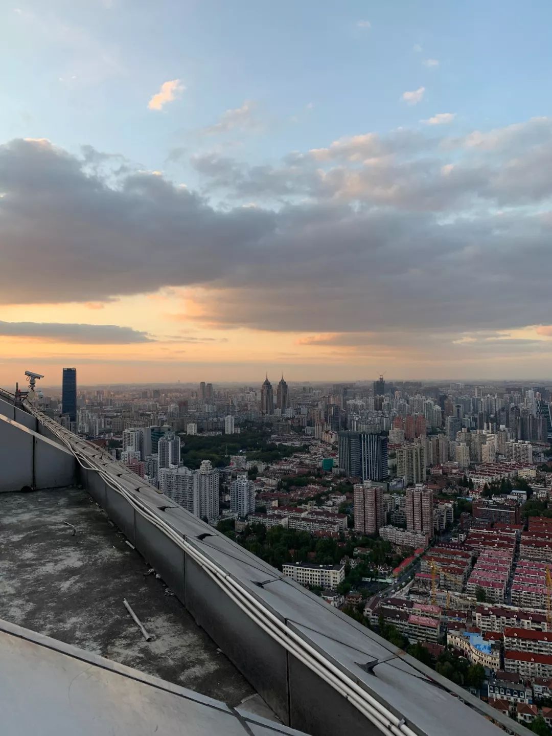 变焦是放大的意思吗,变焦跟主摄裁切对比