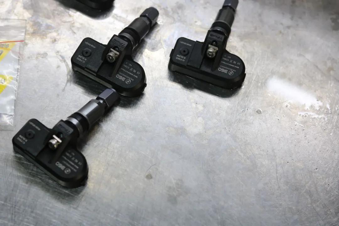 怪兽翻新车,怪兽修车翻新艾力绅