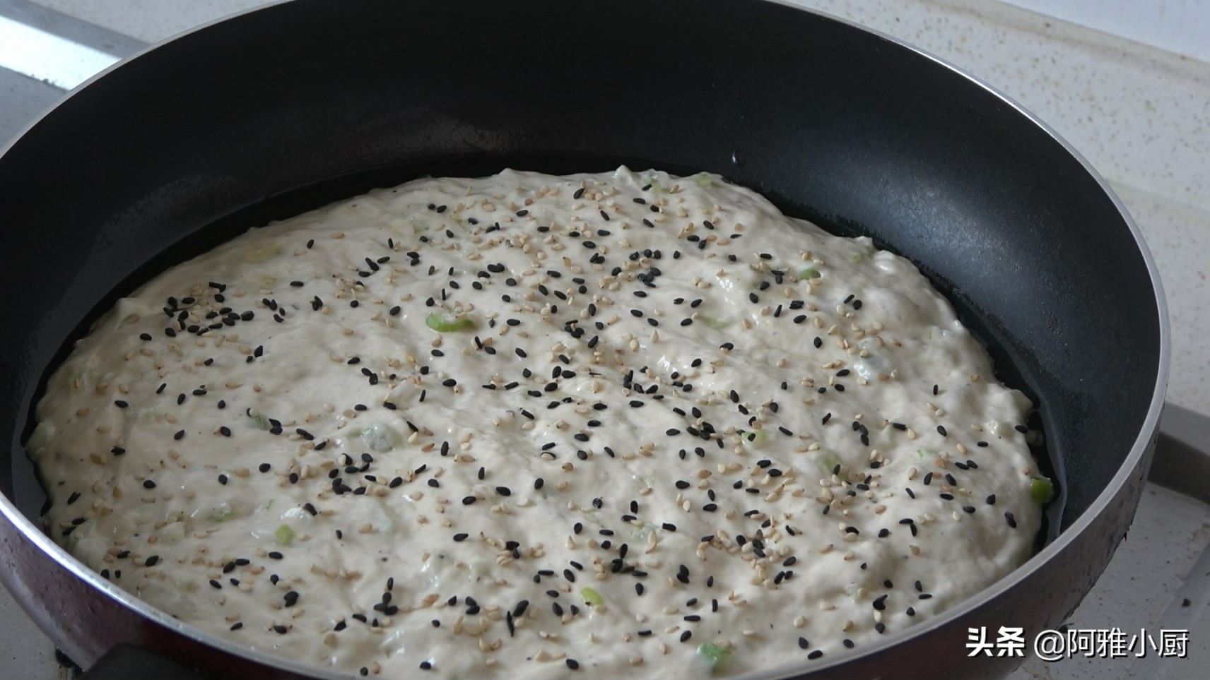 早餐别出去买了教你鸡蛋饼新做法,早餐别出去买了试试这样做