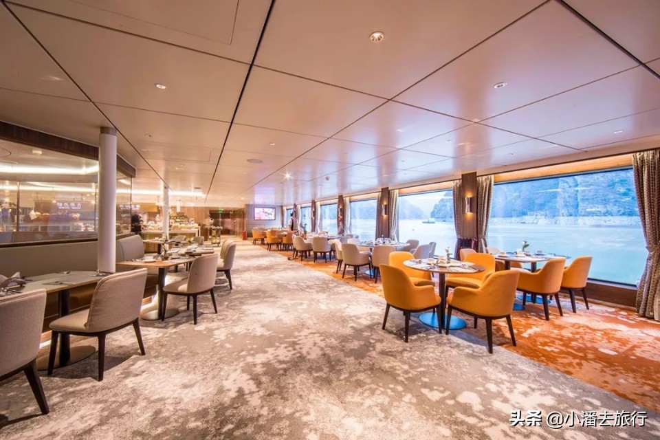 长江游轮“巨无霸”世纪荣耀号，原来它的吨位不是长江之最