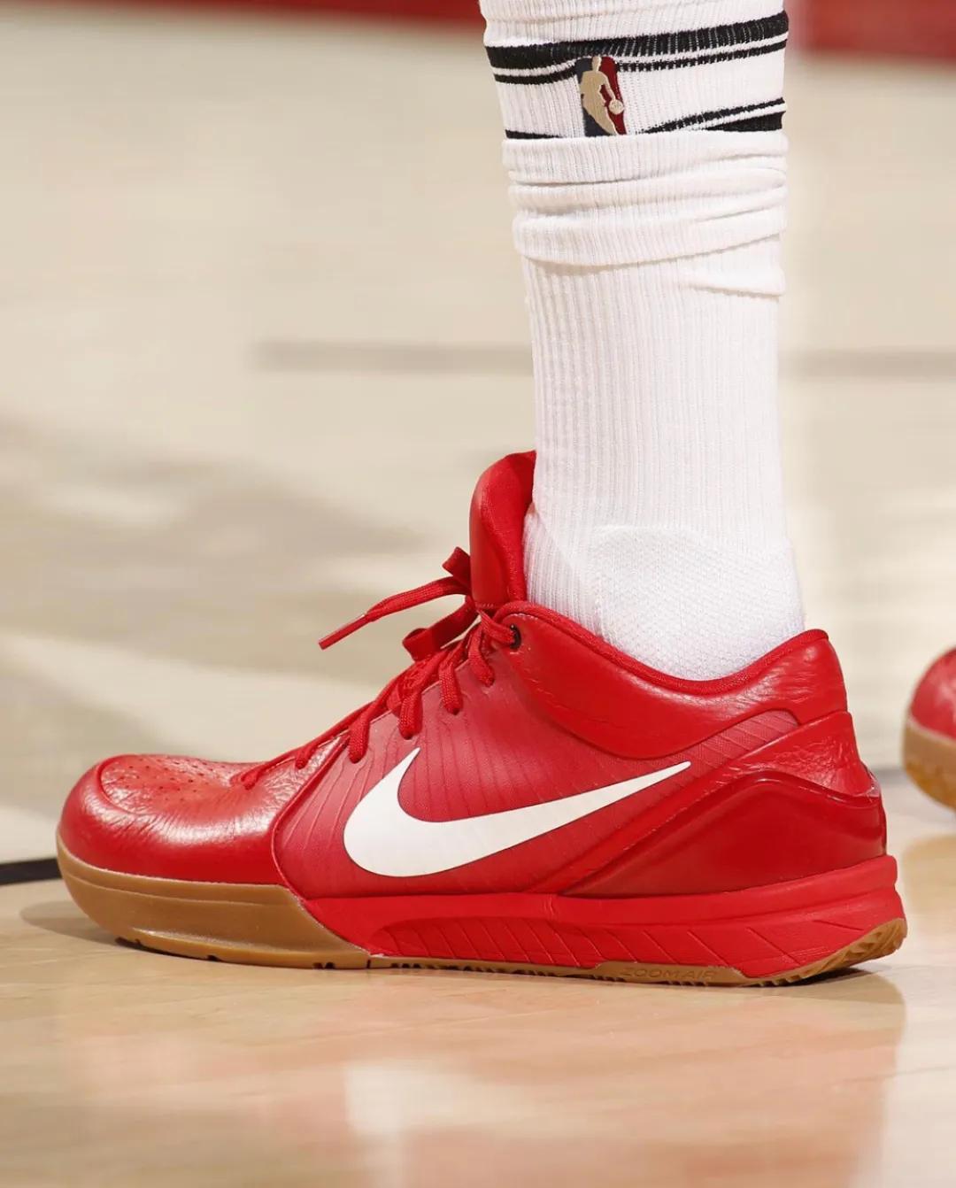 NBA球员上脚：开拓者球员的球鞋，阿里扎穿科比签名鞋