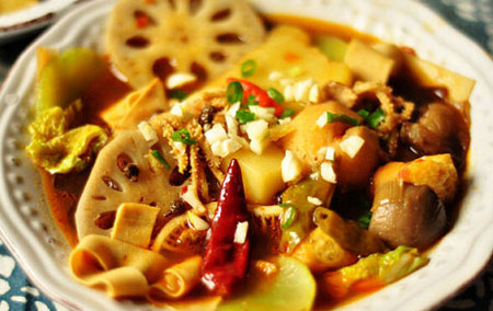 一个人的火锅就是冒菜,冒菜是一个人也可以吃的火锅