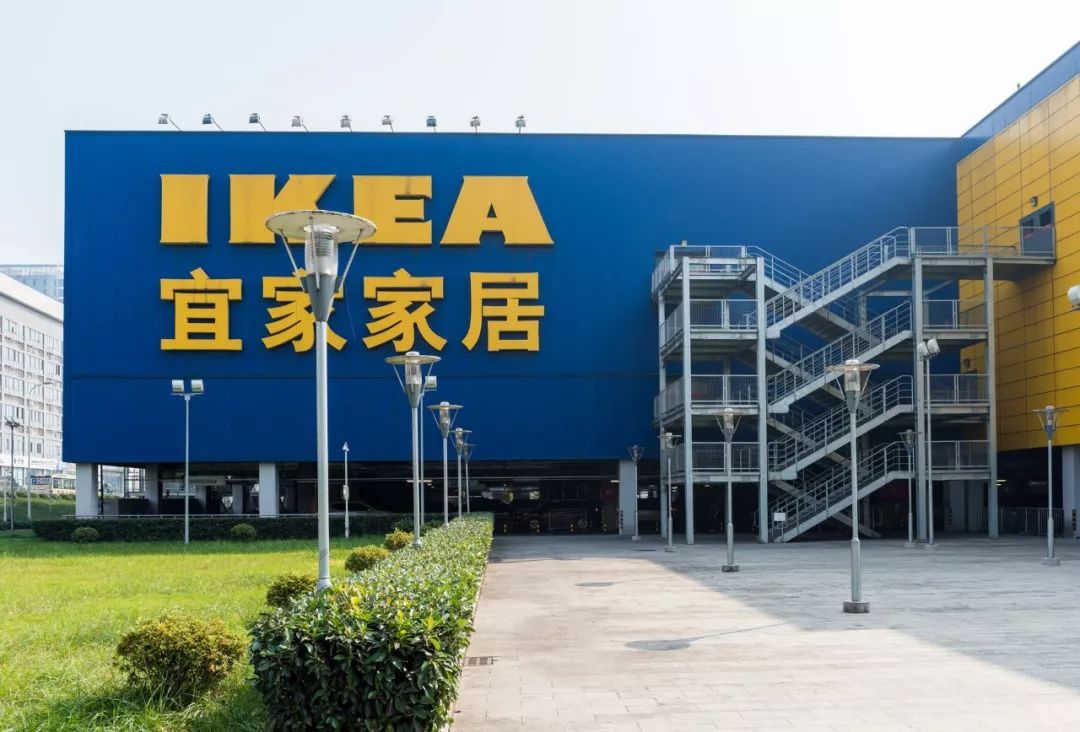 男子在宜家脱鞋试睡,宜家蹭睡为什么不能驱赶