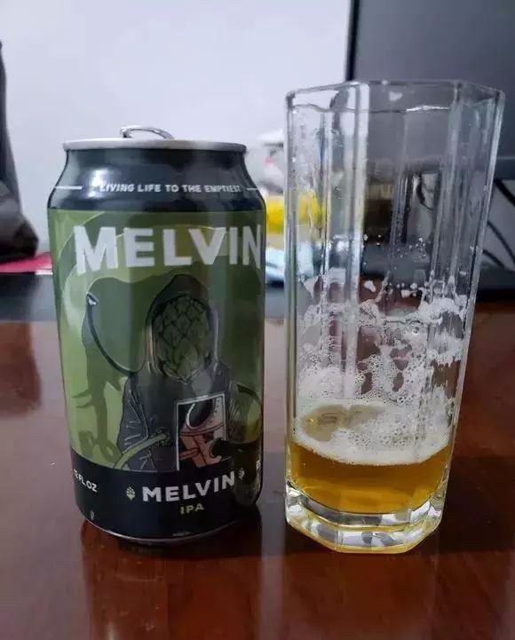 可以给花盆土里加营养液吗,盆里加点它养花10年不黄叶