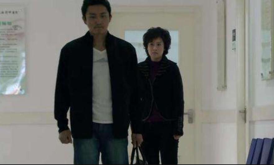 《以家人之名》李海潮曾是《双面胶》男主角，标准的剧抛脸