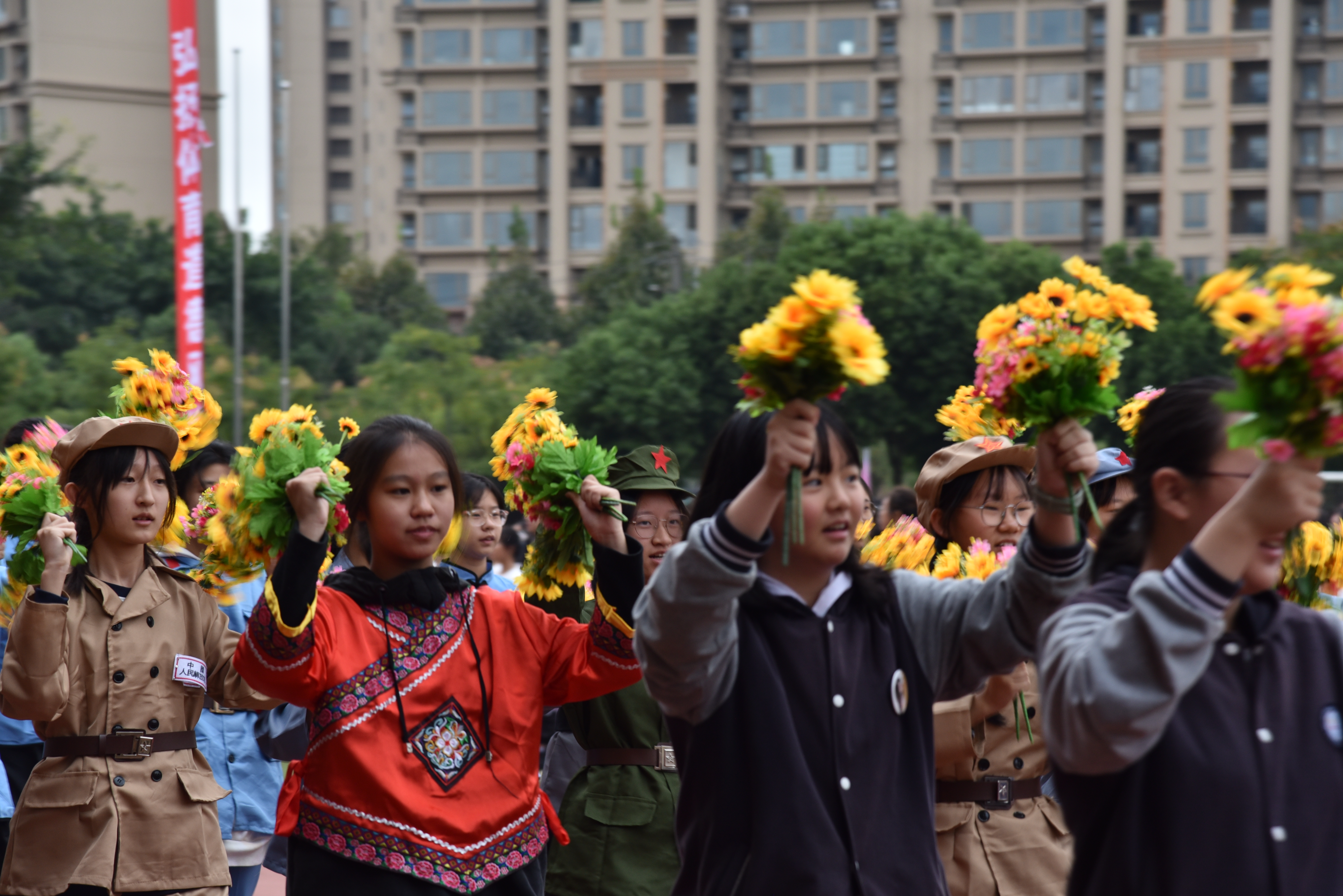 家长比孩子激动,安乡县城北小学体育节