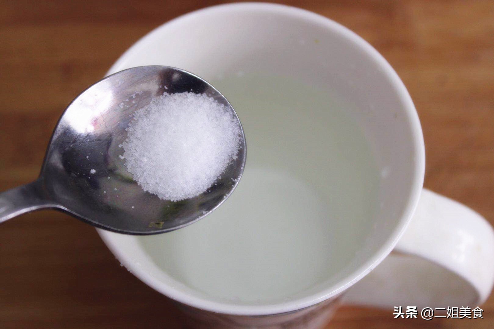 做湿面条加多少淀粉和碱,自己在家做面条面和水的比例