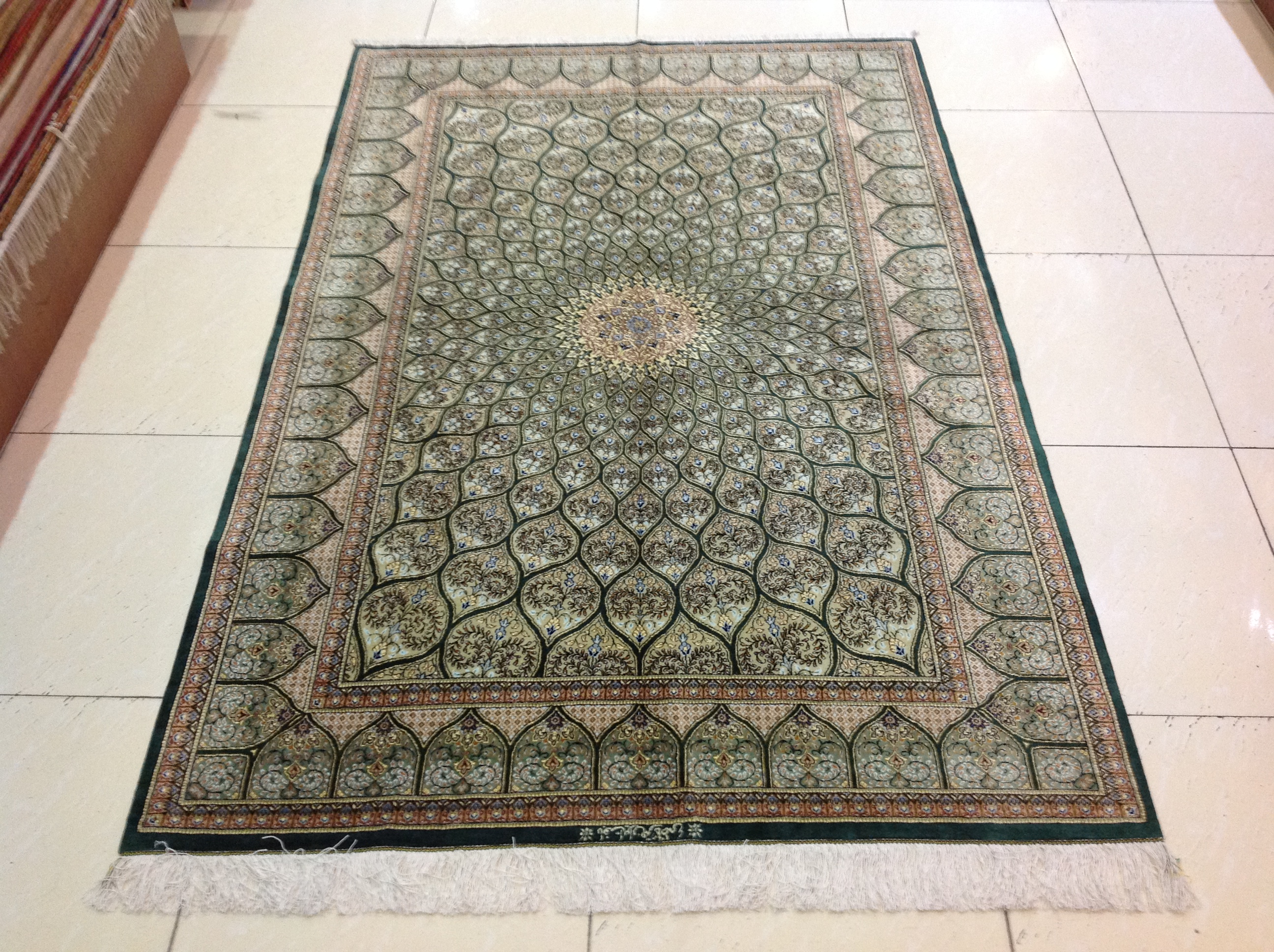 价值比黄金的手工波斯地毯