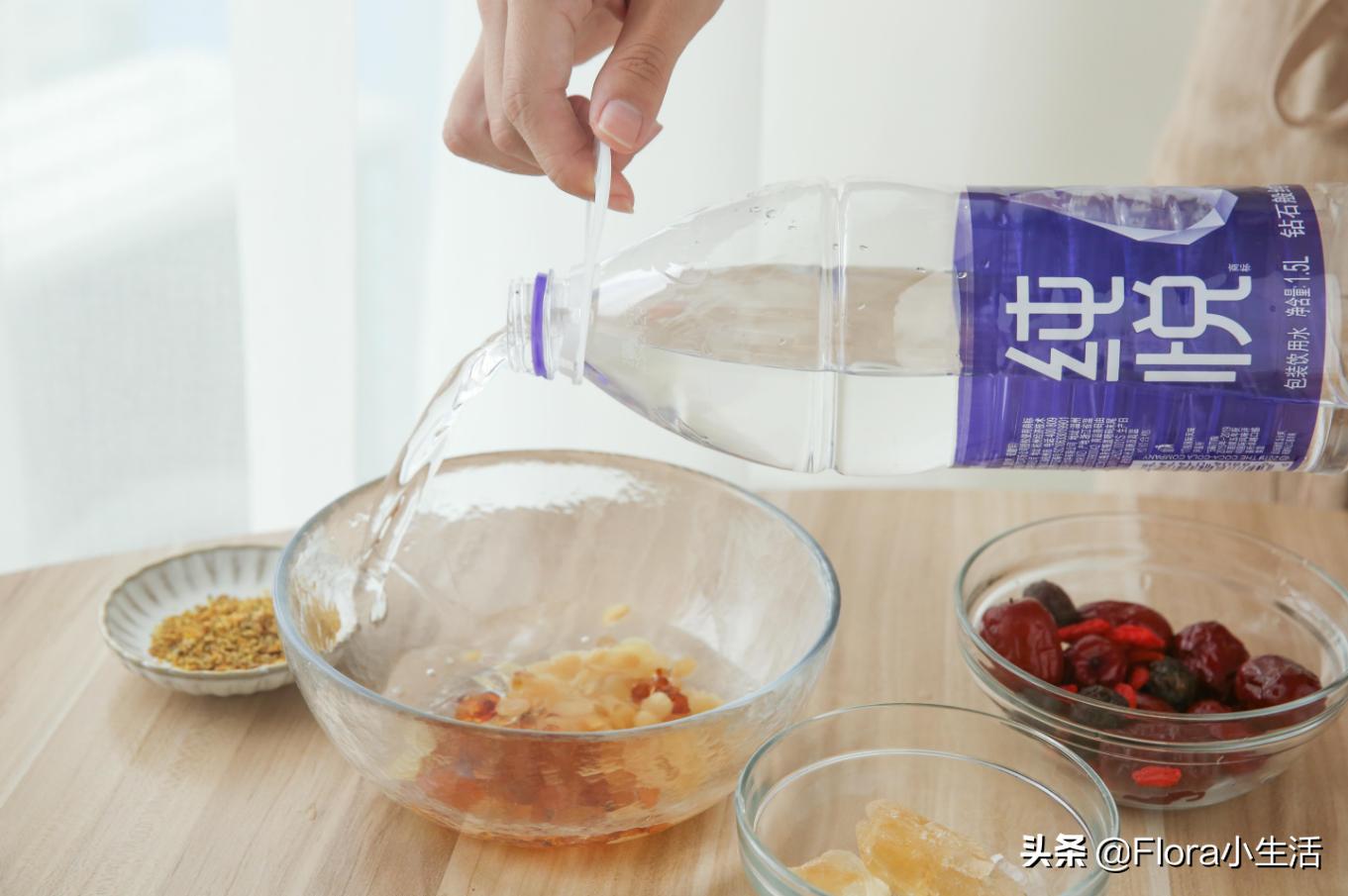 桃胶皂角米百合木瓜糖水,桃胶皂角米煲糖水