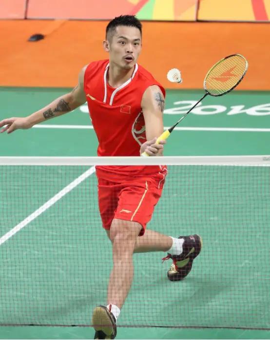 孩子左撇子要不要纠正？不当方式会带来伤害，左撇子的优势明显