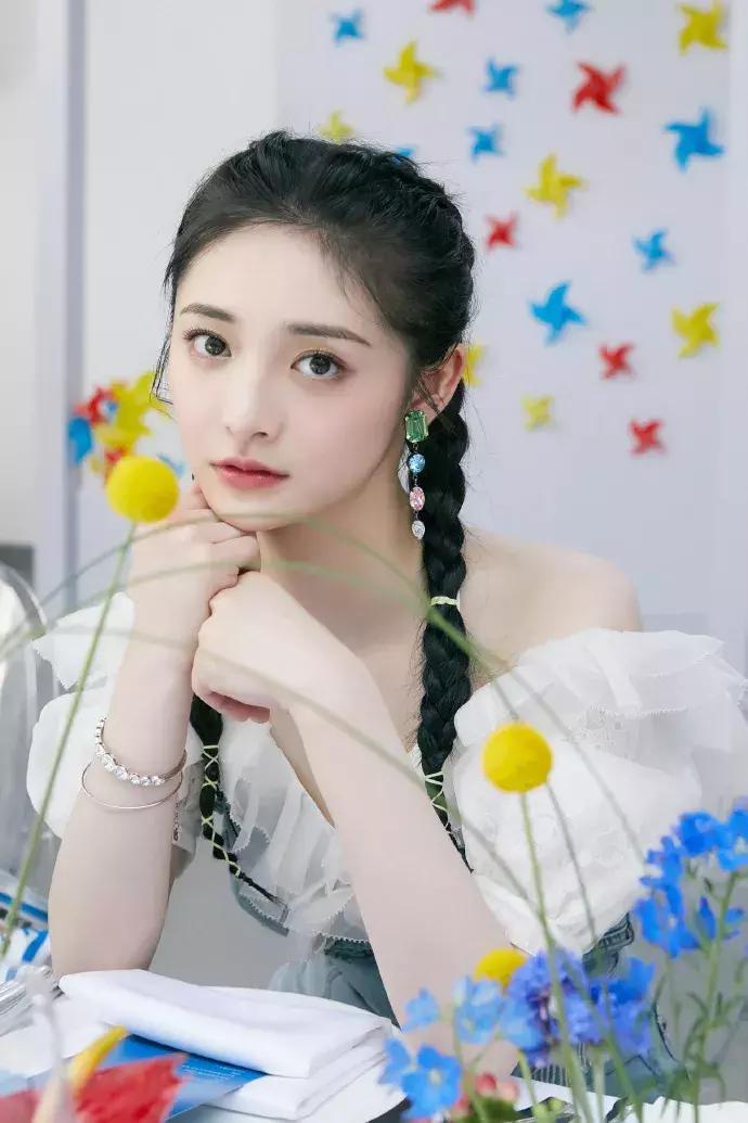 周洁琼解散韩团视频,周洁琼的团怎么解散了