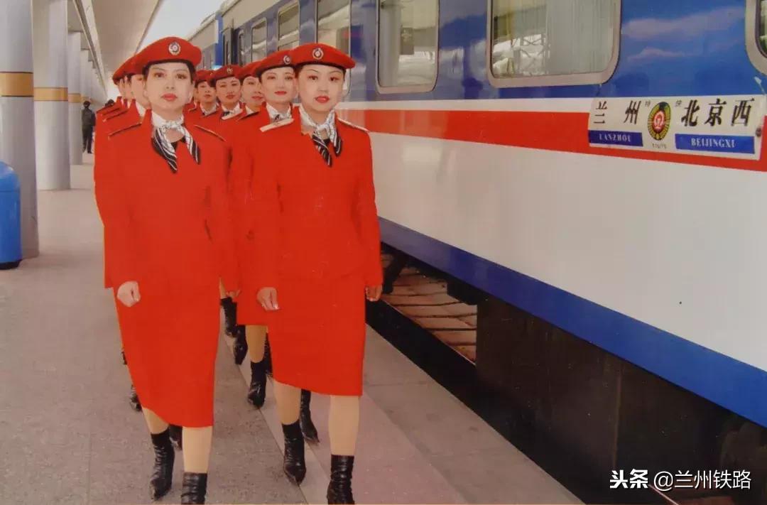 中国铁路制服发展史的图片,中国铁路制服发展历程