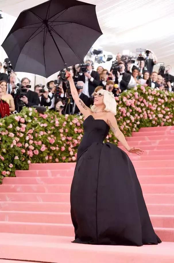 MetGala｜他们都在骗你，今年时尚奥斯卡的主题，是中国古代神话