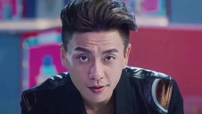 天生“花心脸”，痞帅不油腻，这6位自带坏男生魅力，不耍帅也酷