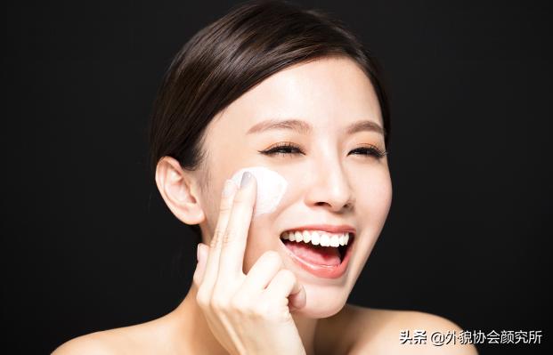 玻尿酸原液是补水还是保湿的,玻尿酸美容液是不是智商税