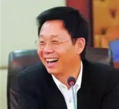 施有朋：他用500元办厂，靠厕纸赚27亿